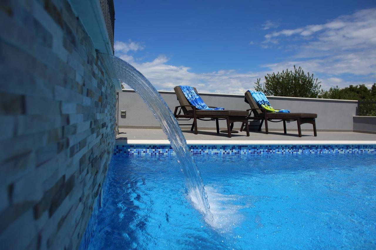 Vacation Home Meri Mirce Exterior foto